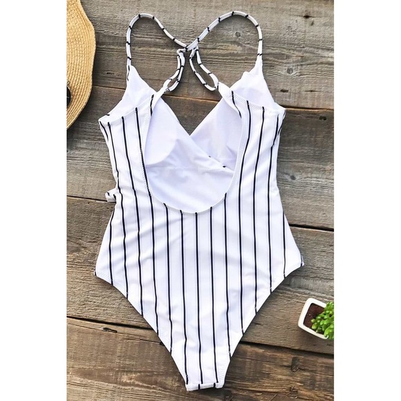 CUPSHE Stay Young Stripe One-Piece Swimsuit | NWT Size - L - Picture 4 of 12